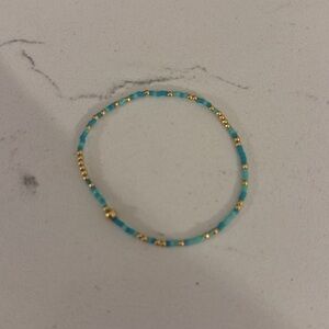 E Newton bracelet with turquoise blue beads